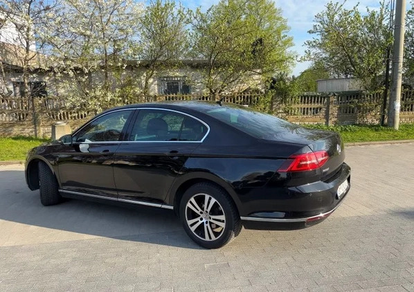 Volkswagen Passat cena 39900 przebieg: 388000, rok produkcji 2015 z Czaplinek małe 121